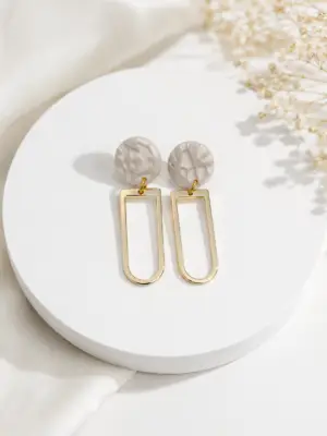 Ohrringe aus Polymerton „Creme & Gold Oval“