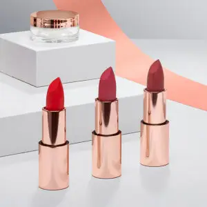 Lipstick Elegance – Brillante Farbe & intensive Lippenpflege